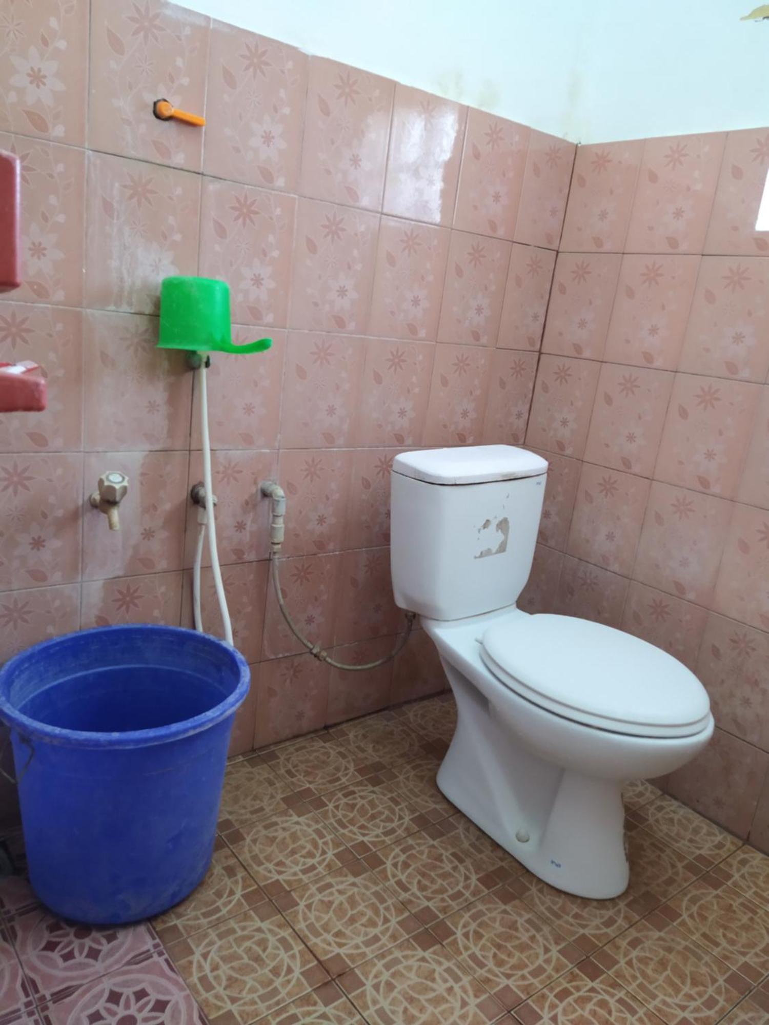 Hotel Putra Sindang Asih Batukaras الغرفة الصورة
