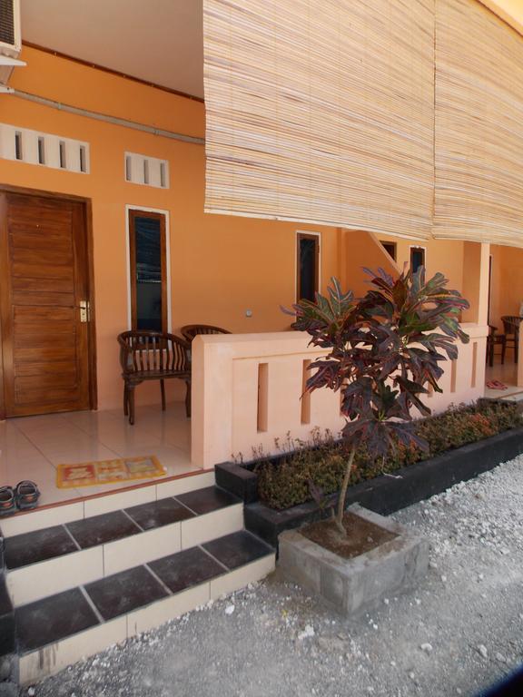 Hotel Putra Sindang Asih Batukaras الغرفة الصورة