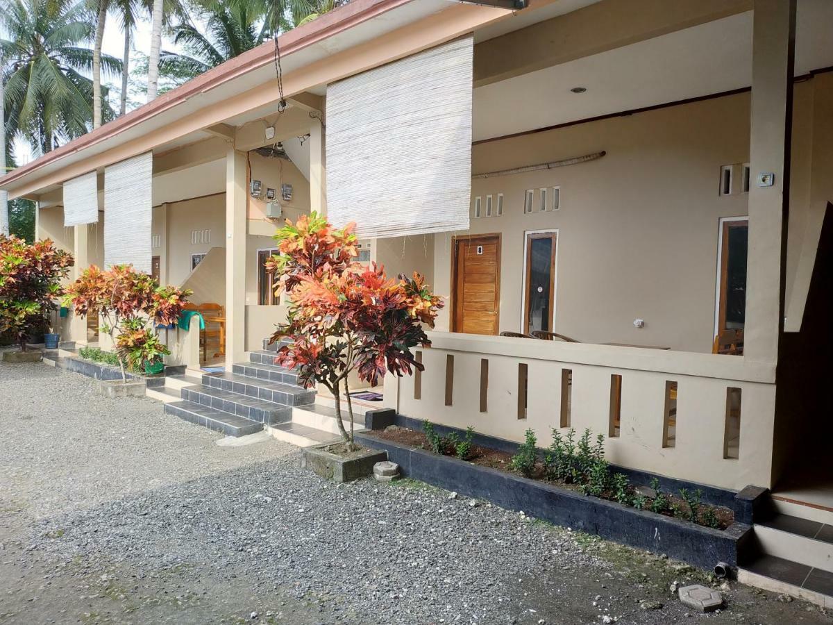 Hotel Putra Sindang Asih Batukaras المظهر الخارجي الصورة