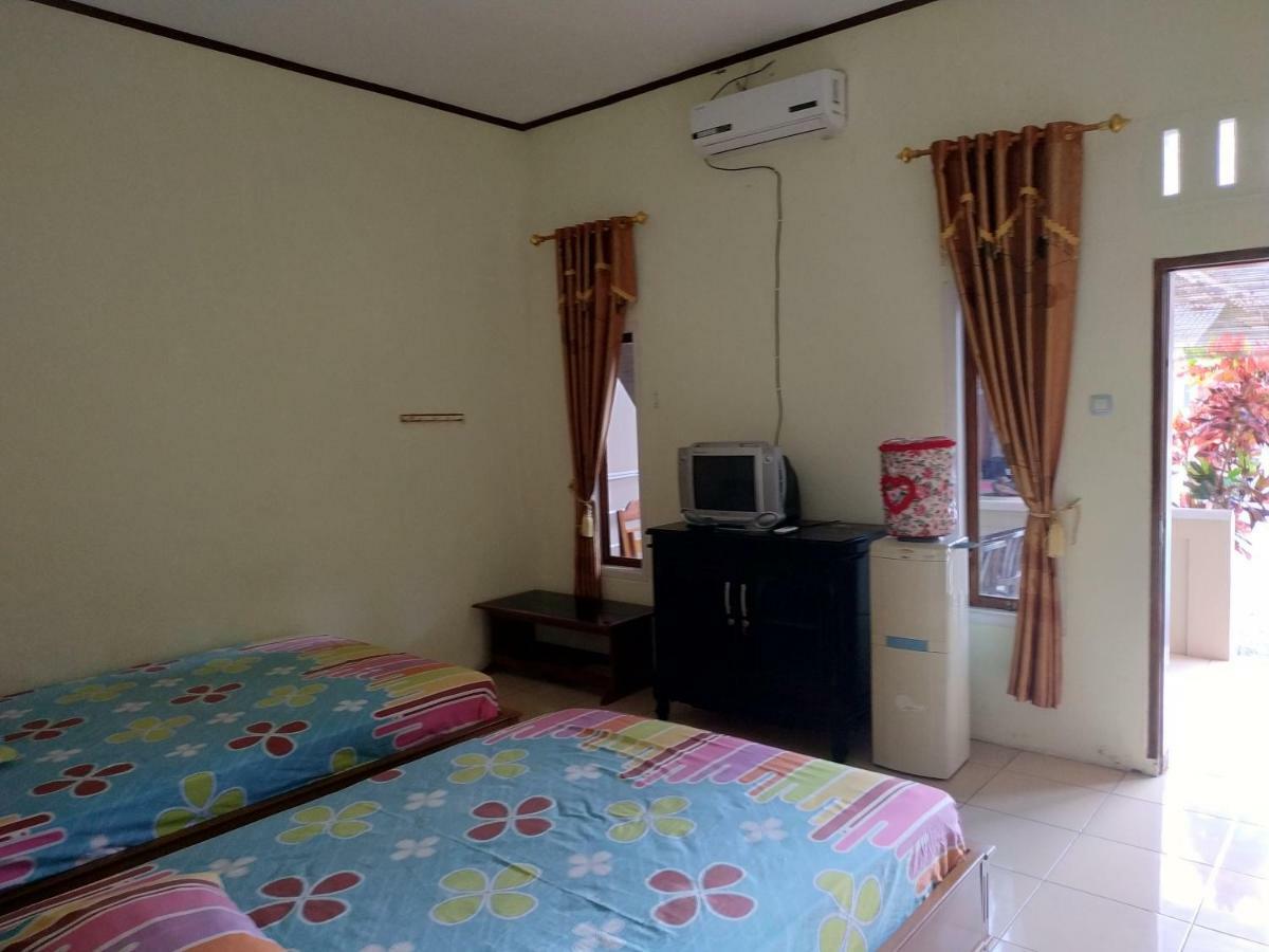 Hotel Putra Sindang Asih Batukaras المظهر الخارجي الصورة